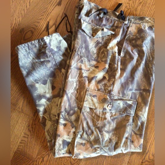 Lg Men’s Camo hunting outdoor pants. - Picture 7 of 9